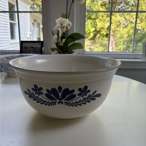 Pfaltzgraff Yorktowne White Bowl with Blue Floral Design. Price drop!!